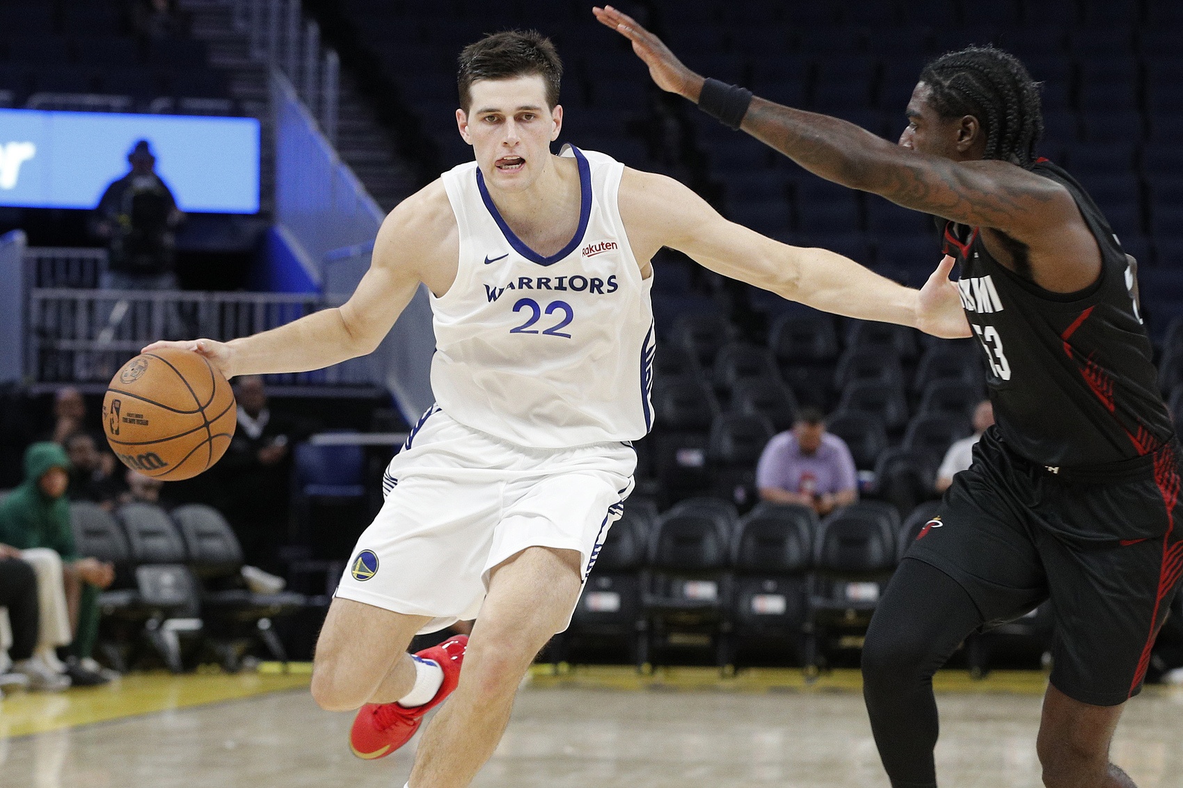 这选了个啥？勇士52号秀图希9中2得7分3板 正负值夸张-47独一档