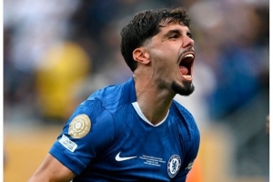 皇冠体育网址-R.I.P.切尔西官方社媒晒内托庆祝照片：献给若塔