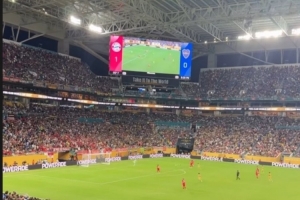 皇冠体育-名宿观战！里贝里现场观看世俱杯拜仁vs博卡