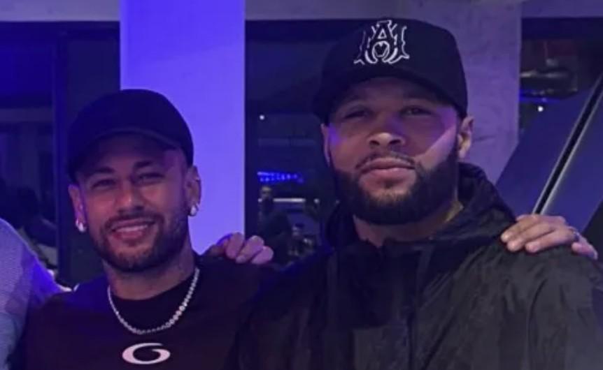 皇冠体育网址-太阳报：英国拳手来到巴西，乘坐了内马尔一千万镑的直升机