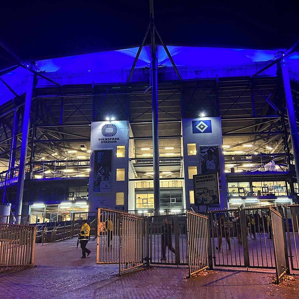 皇冠体育投注-官方：汉堡对勒沃库森的比赛因天气原因取消，补赛日期待定